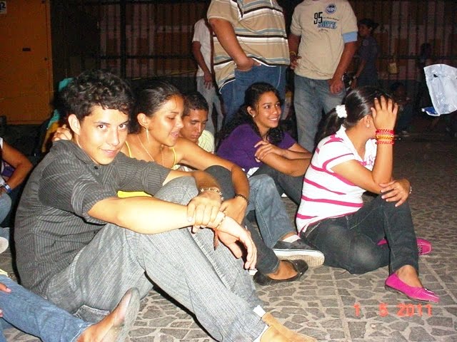 Los muchachos se mostraron fascinados de participar en la vigilia